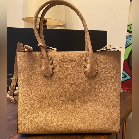 Brand new tan Michael Kors satchel bag/purse- medium size - Picture 3 of 3